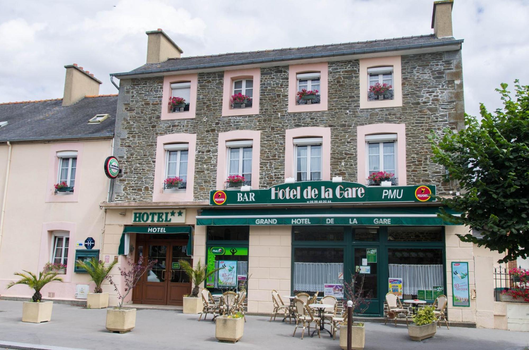Hotel De La Gare Dol-de-Bretagne Exterior photo