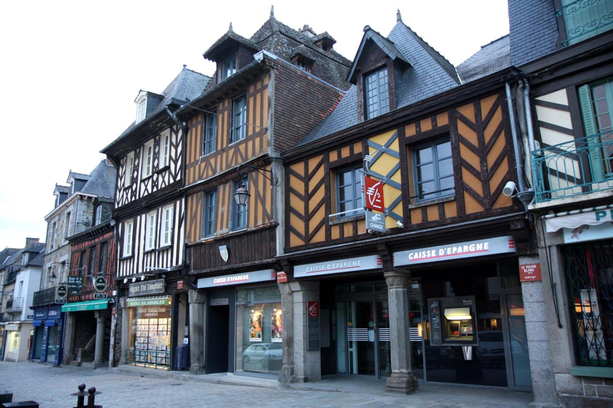 Hotel De La Gare Dol-de-Bretagne Exterior photo